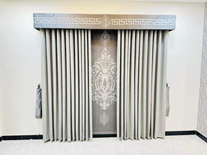 Classic Printed Curtain Set with Bunch & Box
