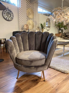 Accent Chair with Crown Style Front and Elegant Lined Design